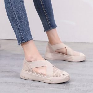 Hollow lace flat cloth shoes