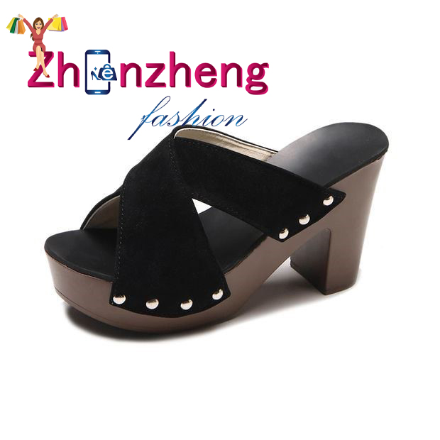 Cross strap casual sandals