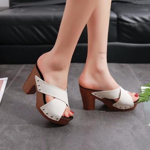 Cross strap casual sandals - Image 4